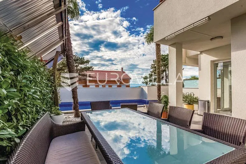 Crikvenica, apartment in a luxury house with swimming pool and sea view – 3