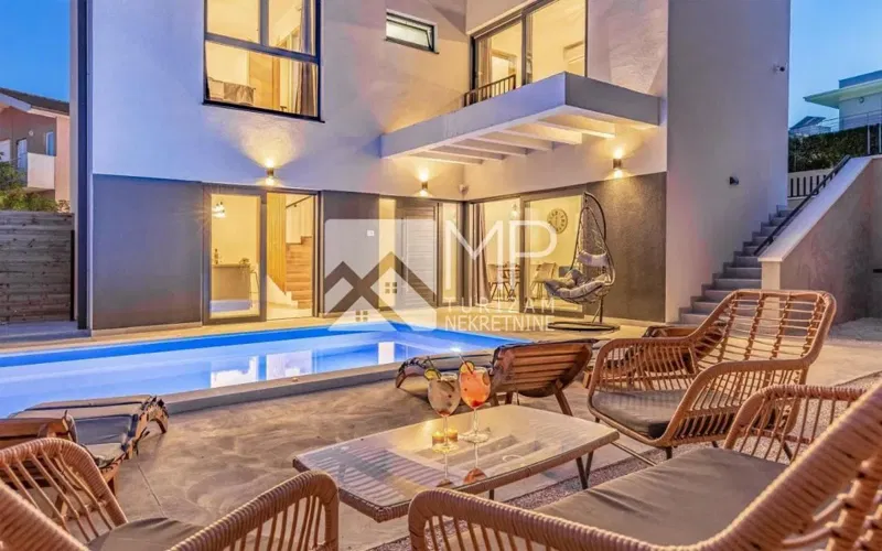 Medulin detached villa with 2 residential units, 200m from the sea – 3