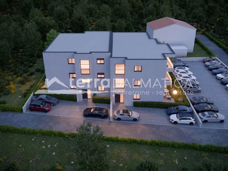 Two-bedroom apartment in Brodarica with a spacious terrace – 2