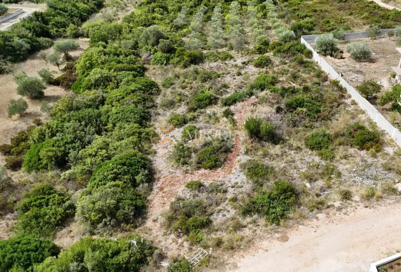 Debeljak – terreno edificabile 1.399 m², vista parziale sul mare – 2