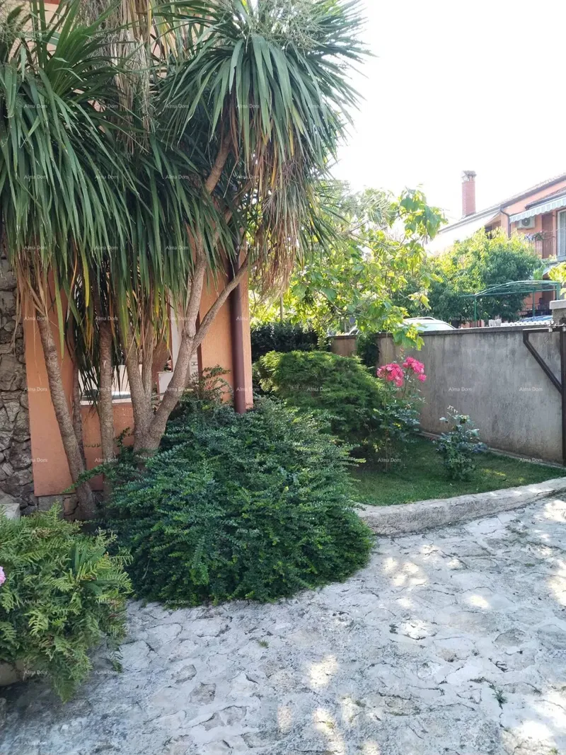 ROVINJ – APARTMENT BUILDING IN A QUIET LOCATION, IDEAL FOR INVESTMENT – 2