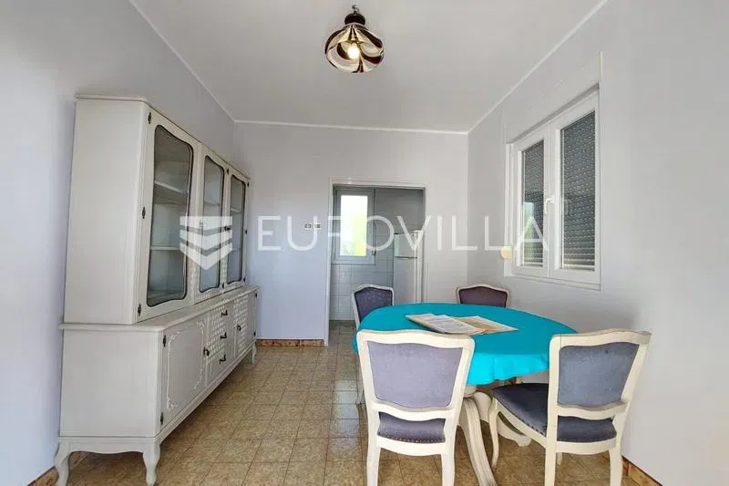 Istria, Pula, spacious apartment in Vidikovac, 141.38 m², parking space – 2