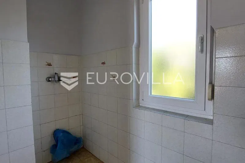 Istria, Pula, spacious apartment in Vidikovac, 141.38 m², parking space – 3