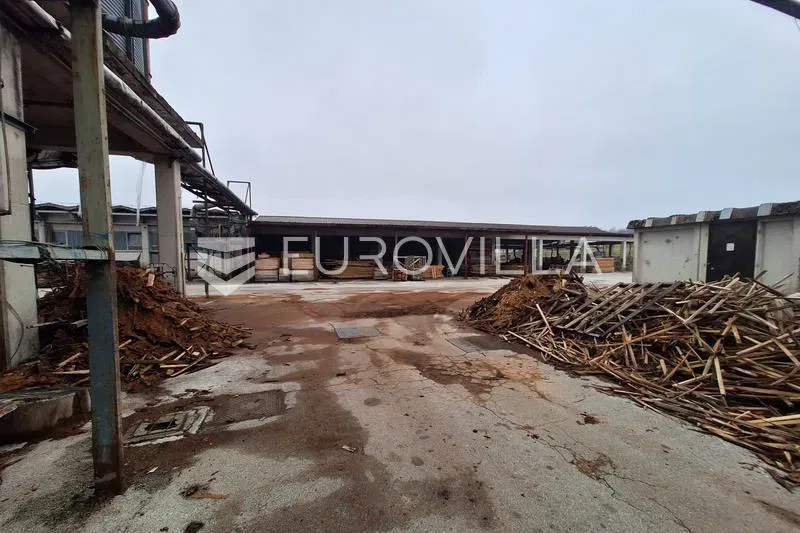 Vojnić, production hall and warehouse 9000 m² on a plot of 25000 m², multipurpose possibility – 3
