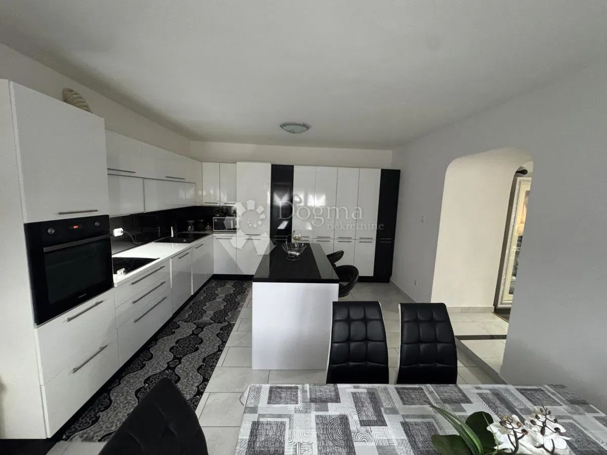 Dům Podhum, Jelenje, 200m2
