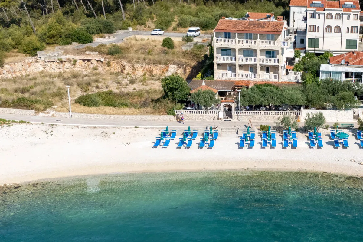 Hotel u prvom redu do mora