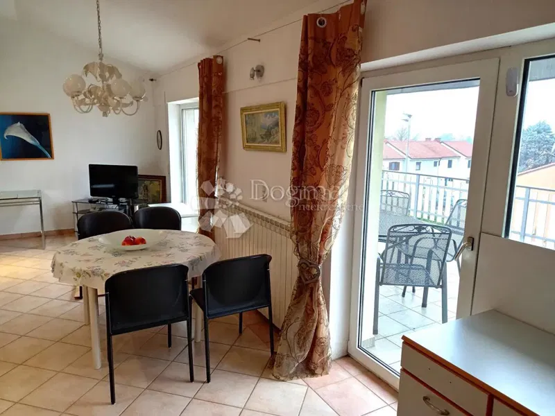 Isztria-Umag, apartman terasszal és tengerre néző kilátással – 2