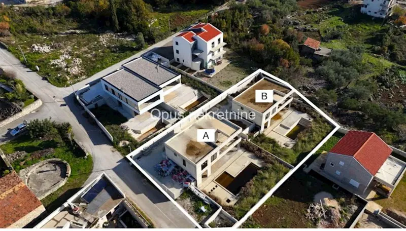 CILIPI, KONAVLE - moderna vila s bazenom B NOVOGRADNJA