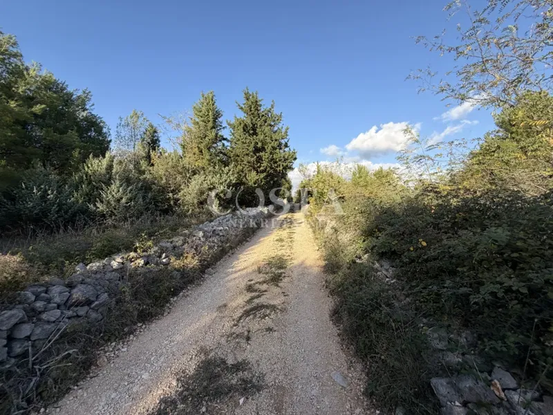 ZADAR, VRSI - Građevinsko zemljište s dozvolom na izoliranoj lokaciji