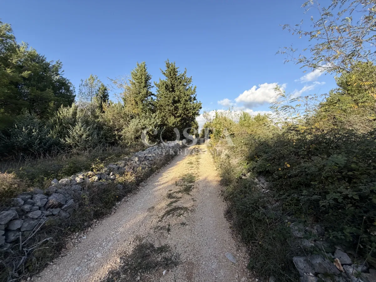 ZADAR, VRSI - Građevinsko zemljište s dozvolom na izoliranoj lokaciji