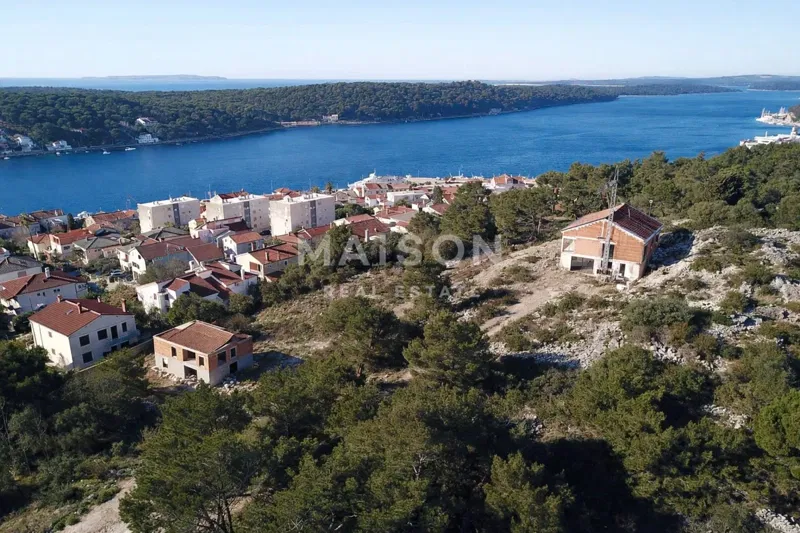 Building Land on Lošinj, 827 m² – Prime Location – 3