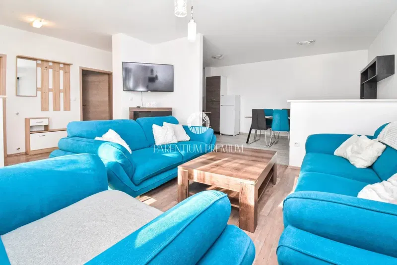 Ampia casa con due appartamenti, grande giardino e taverna – 2