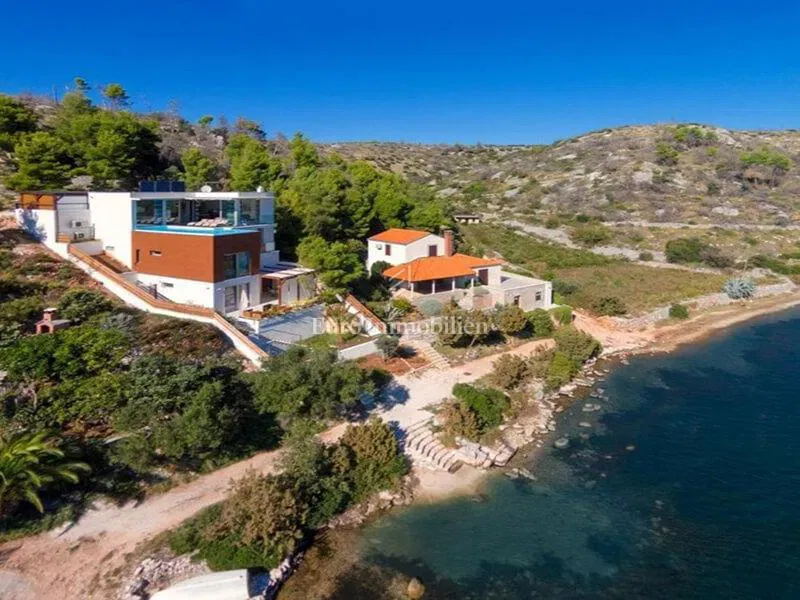 Building land, 2nd row from sea, Bobovišće – 2