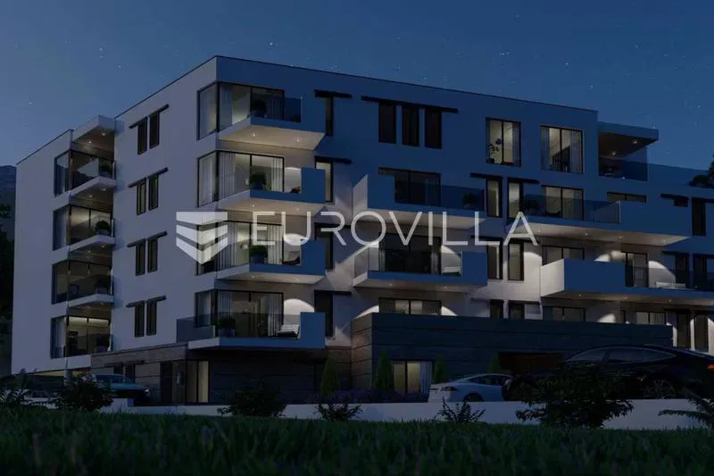 Omiš, spacious two-bedroom apartment with a garden, second row from the sea – 2