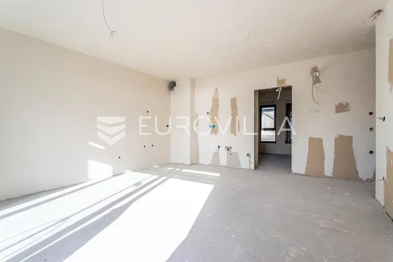 Omiš, spacious two-bedroom apartment with a garden, second row from the sea – 3