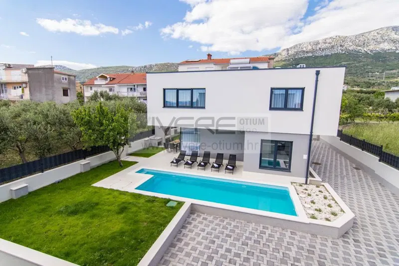 Two elegant villas in a quiet area – 3