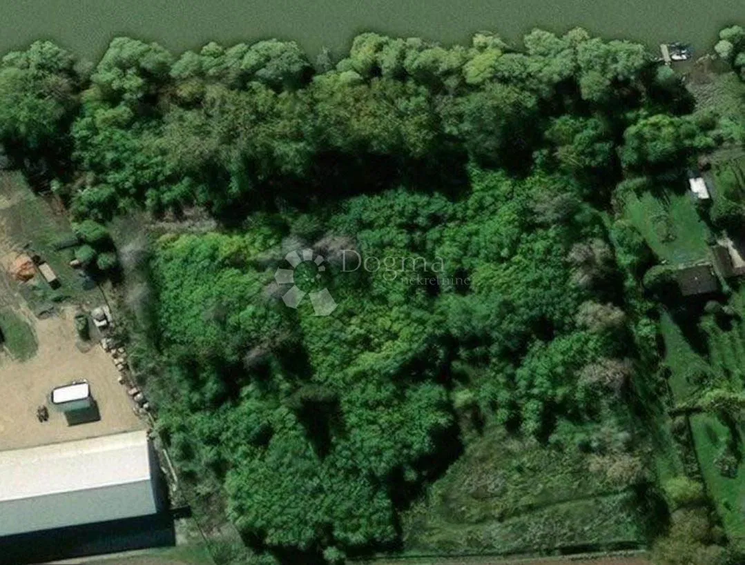 Stavební pozemek Dalj, Erdut, 18.001m2