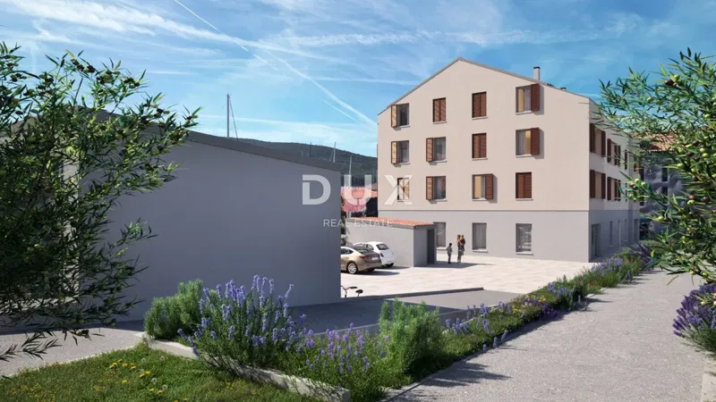 CRES ISLAND, CRES CITY - superb new building in a top location, right in the center 50m from the sea – 2