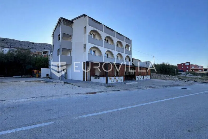 Otok Pag, Pag, Hotel s uhodanim poslovanjem, 100 m od plaže