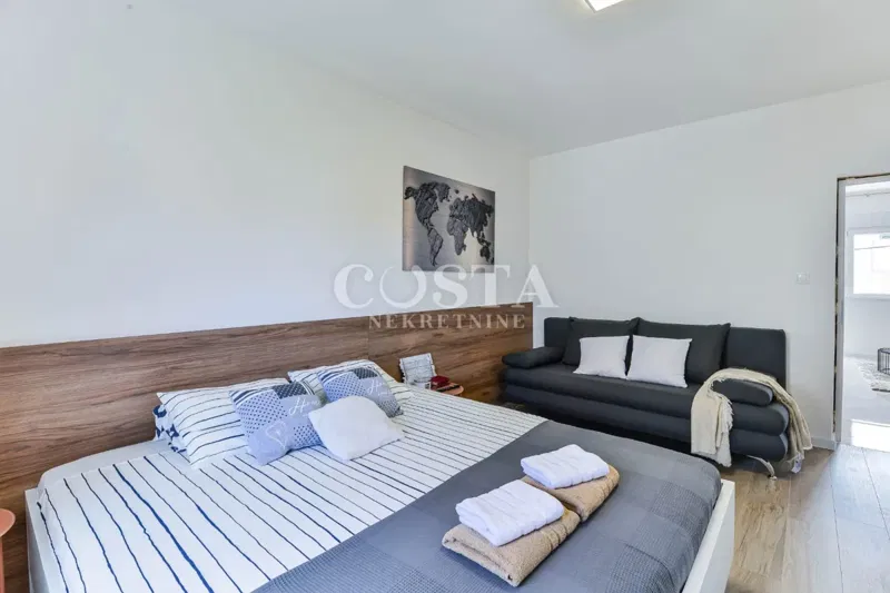 ZADAR, BORIK - Single-storey house with three condominium units – 3