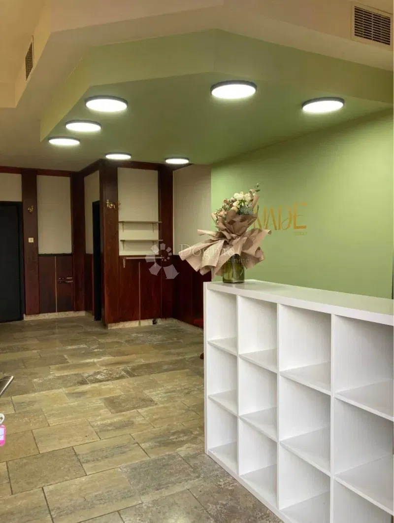 Locale commerciale Poreč, 40m2 – 2