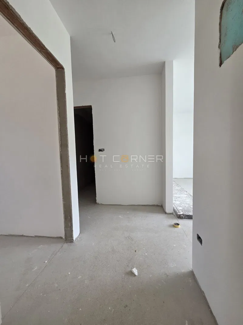 Pula Valmade – prostorno stanovanje z veliko teraso in parkiriščem, roh-bau, 96,7 m² – 3