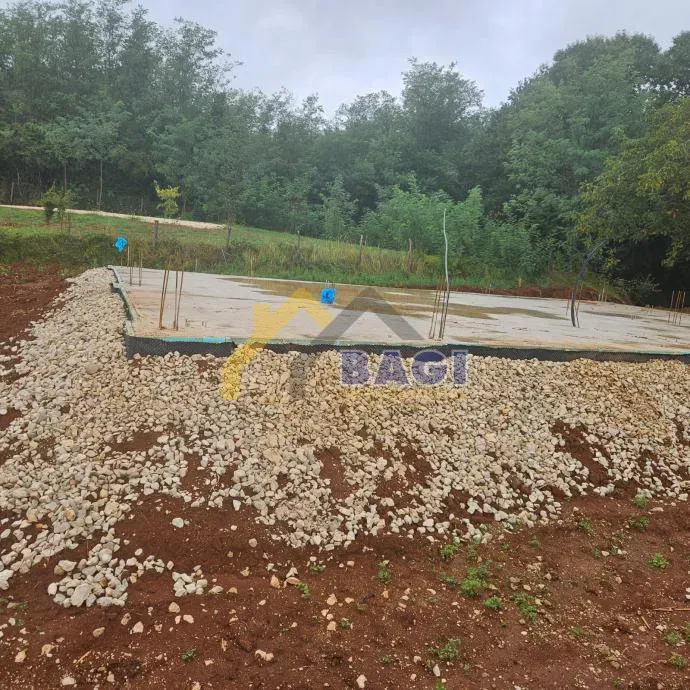 Terreno con permesso di costruzione - SUTIVANAC – 2