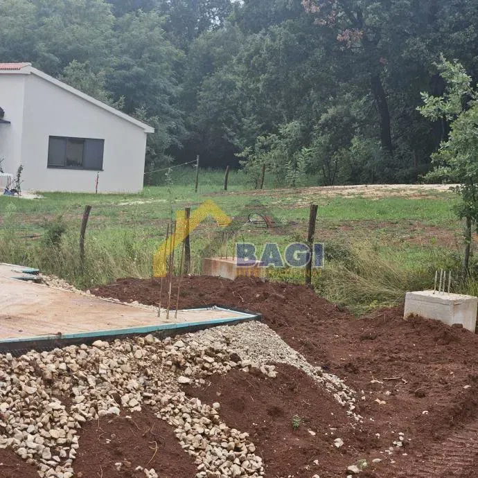 Terreno con permesso di costruzione - SUTIVANAC – 3
