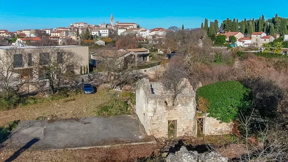 Bale,  privlačno zemljišče v središču mesta