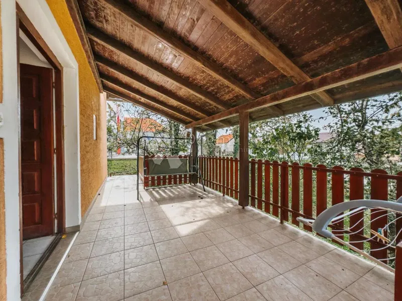 Ház Kloštar Ivanić, 2.181m2 – 2