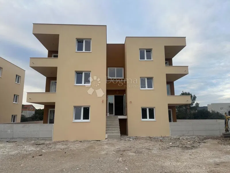Flat Donje Ražine, Šibenik, 67,64m2 – 2