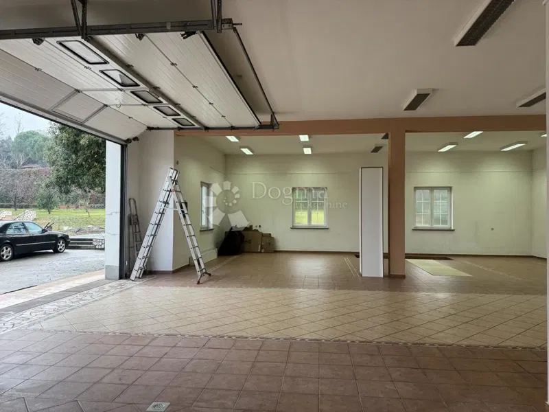 Kereskedelmi Kozala, Rijeka, 220m2 – 2