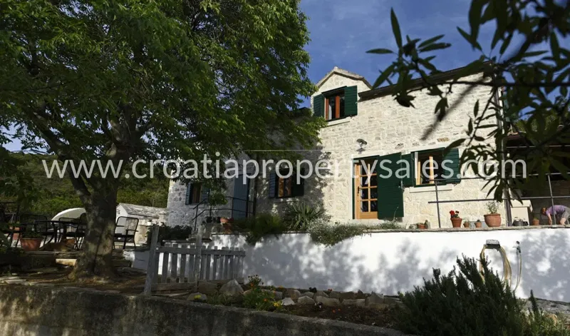 Dom Brač – 3