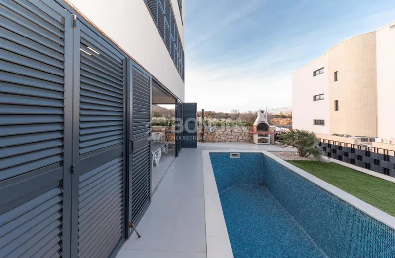 Vinjerac, 150 m do mora – moderan apartman s bazenom – 2