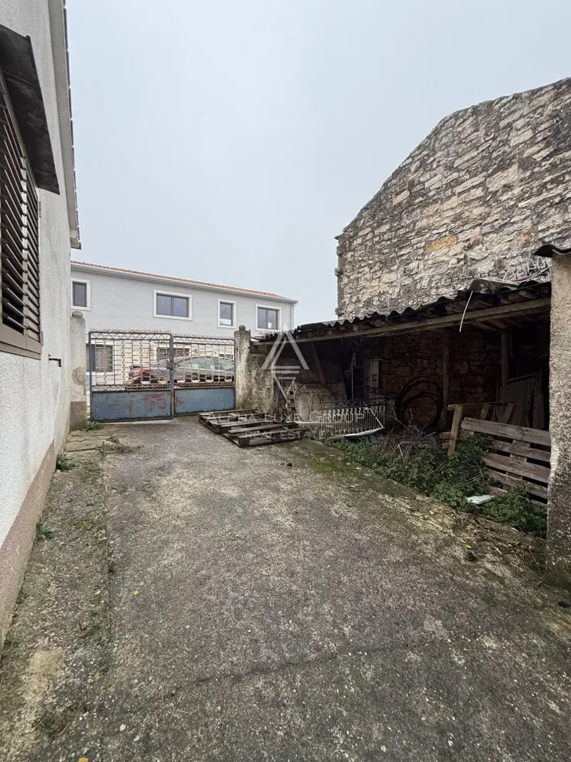 Isztria, Poreč – sorház kerttel, bővítéssel – 2