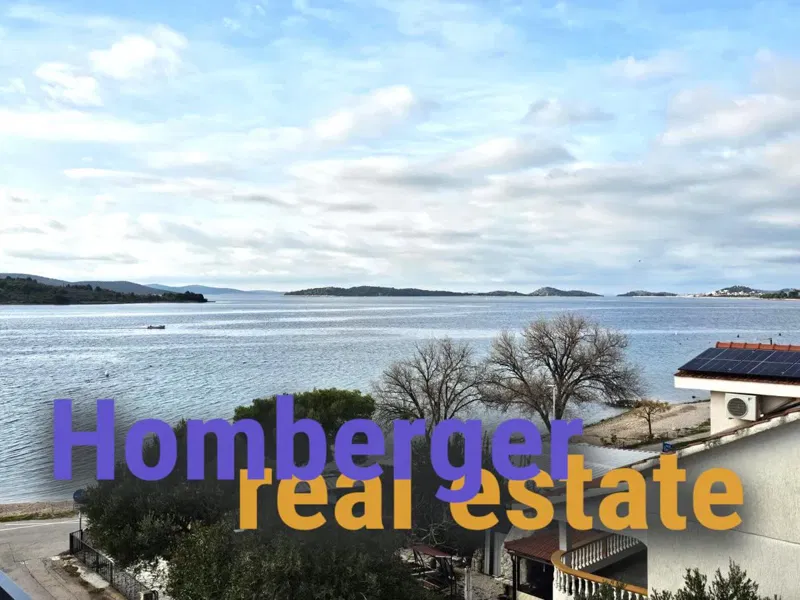 Atraktivan penthaus stan 1.Red do mora i plaže, prodaje se namješten