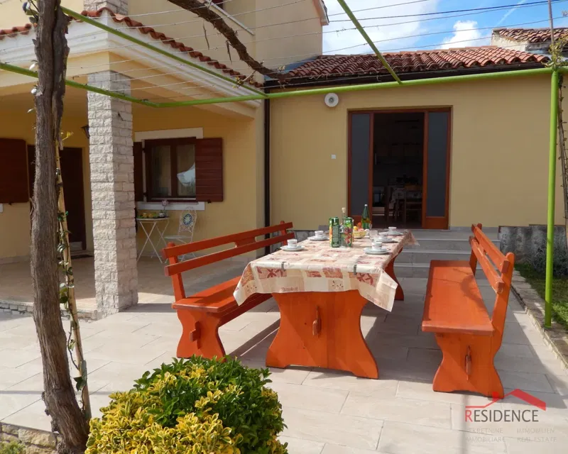Bella casa vacanze con piscina a Ližnjan – 3