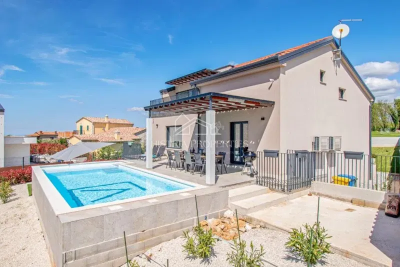 A calming location surrounded by greenery and a new, fully equipped house with a swimming pool – 3