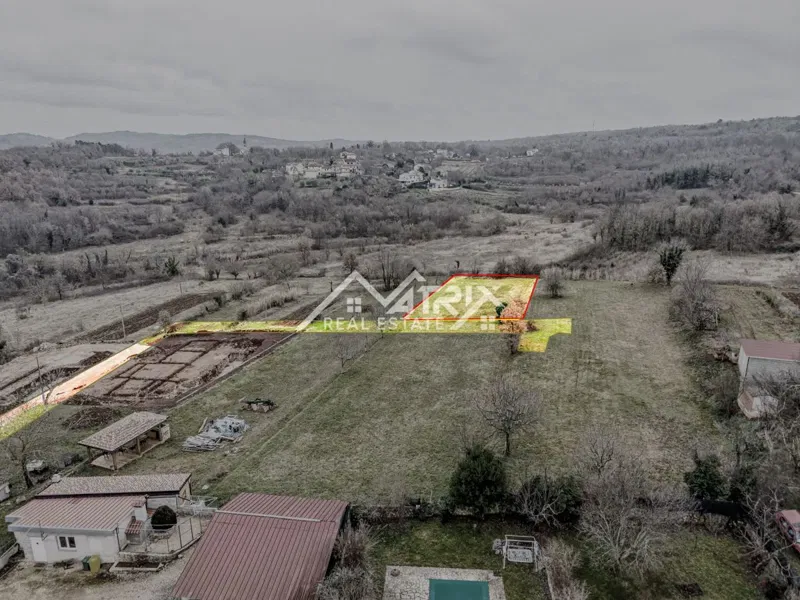 Motovun okolica, građevinsko zemljište 800 m² s pogledom