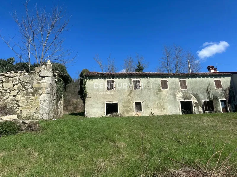 GROŽNJAN, BEAUTIFUL ESTATE FOR SALE WITH OPEN VIEW OF NATURE – 2
