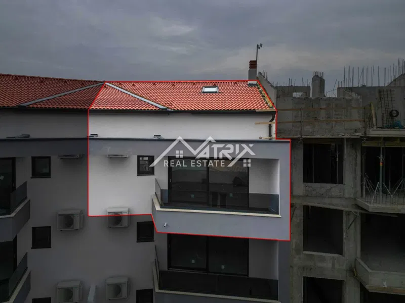 Pula okolica, Dvoetažni penthouse blizu morja s 5 sobami – 2