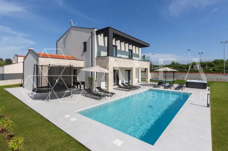 Istria – Surroundings of Labin! Exclusive Modern Villa with Pool and Tennis Court – 3