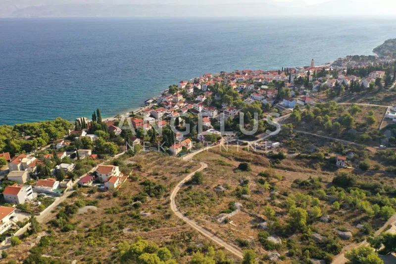 Brac, Sutivan - land with permit near the sea, 600 m2, FOR SALE – 2