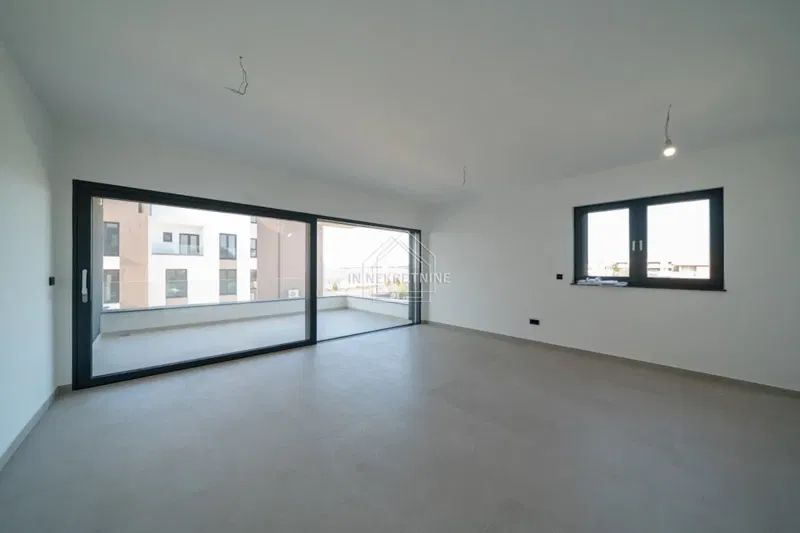 Two-Bedroom Apartment with Sea View, Only 20 m from the Sea – 3