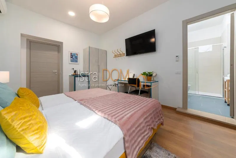 * Pula strogi centar 3 studio apartmana * – 3