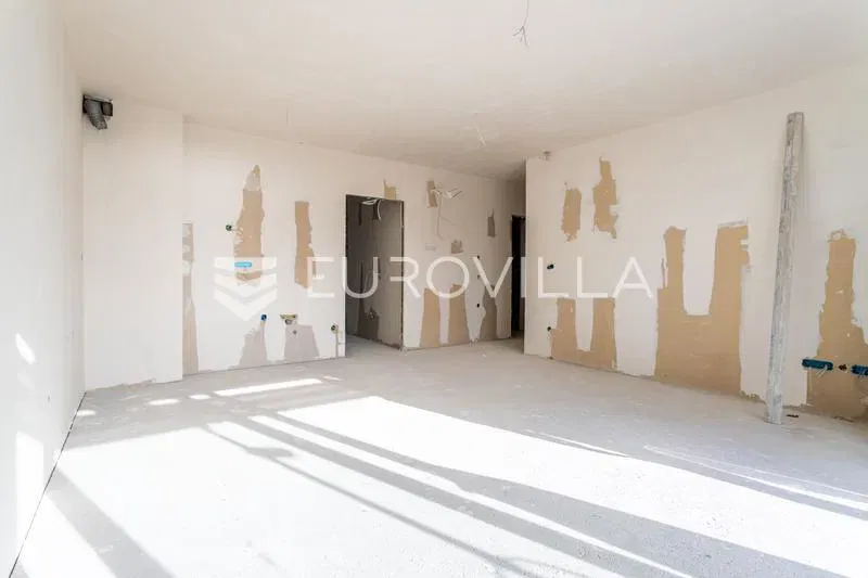 Omiš, spacious two-bedroom apartment with a view, near the sea – 2
