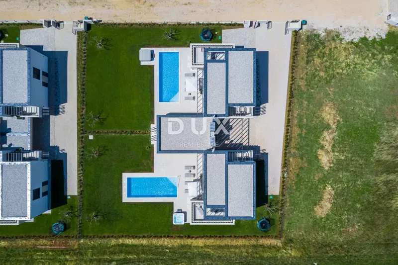 ISTRIA, BRTONIGLA – Two luxury villas with swimming pools in a peaceful setting – 3