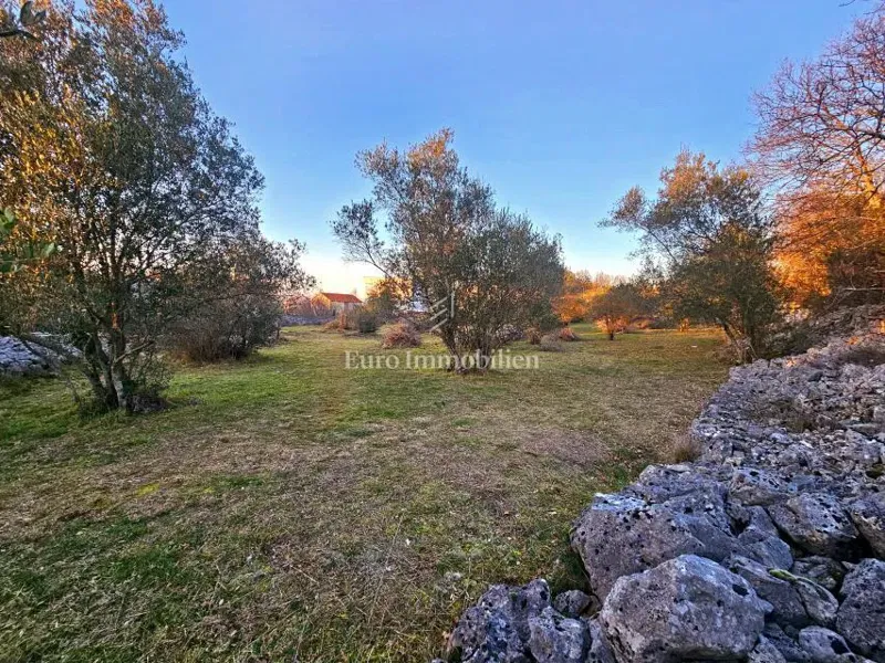 Building land with partial sea view – 3