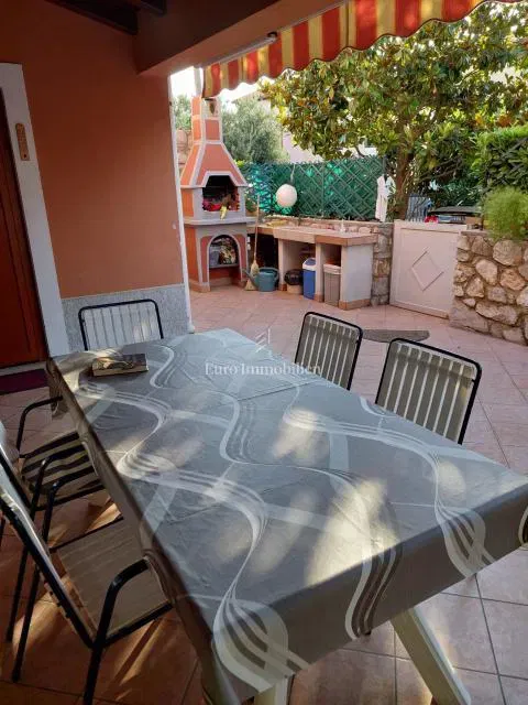Detached house with two apartments, 350 m from the sea! – 3
