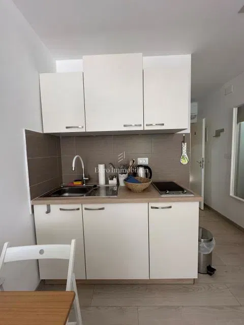 Casa ristrutturata con 5 unità, prima fila sul mare – 3